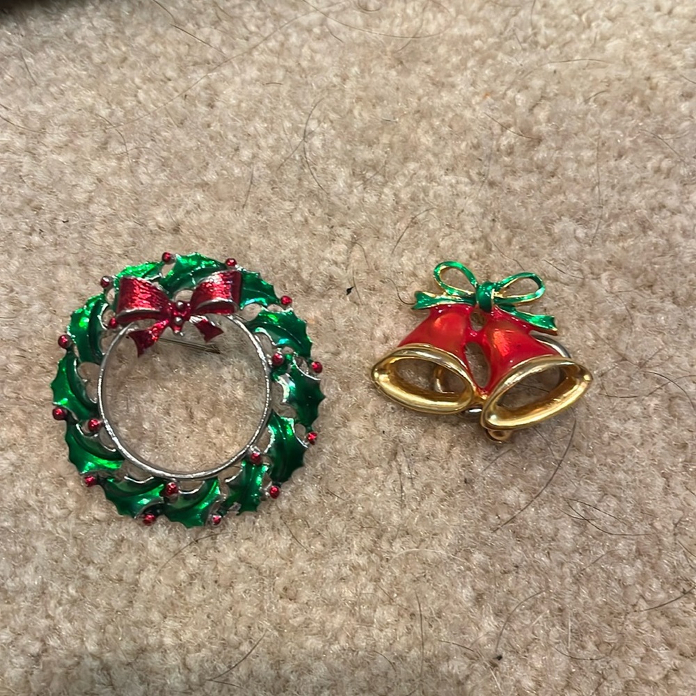 Christmas brouches